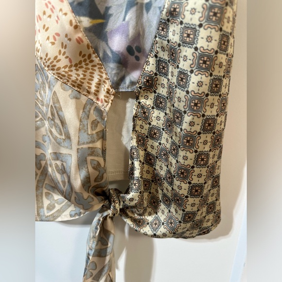 Anthropologie brand Tiny, peacock silky tee with side tie - Picture 7 of 12